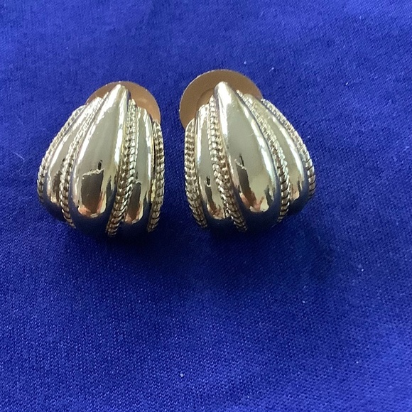 Monet Jewelry - Monet Gold-tone Ribbed Earrings